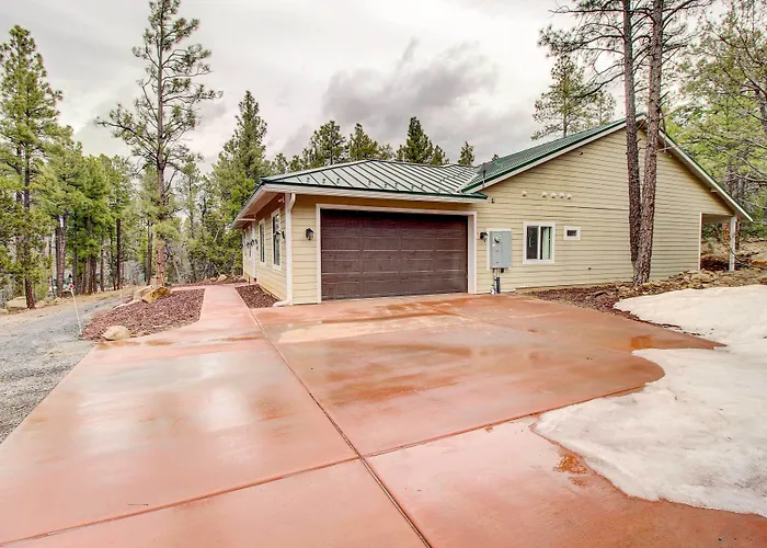 W/ Private Hot Tub & Bar Holiday home *